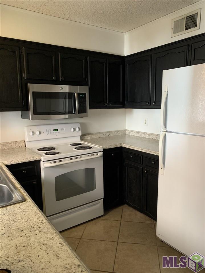 847 East Boyd Drive, Unit D Baton Rouge, LA 70808 - Photo 3 of 6 Gallery Image 3
