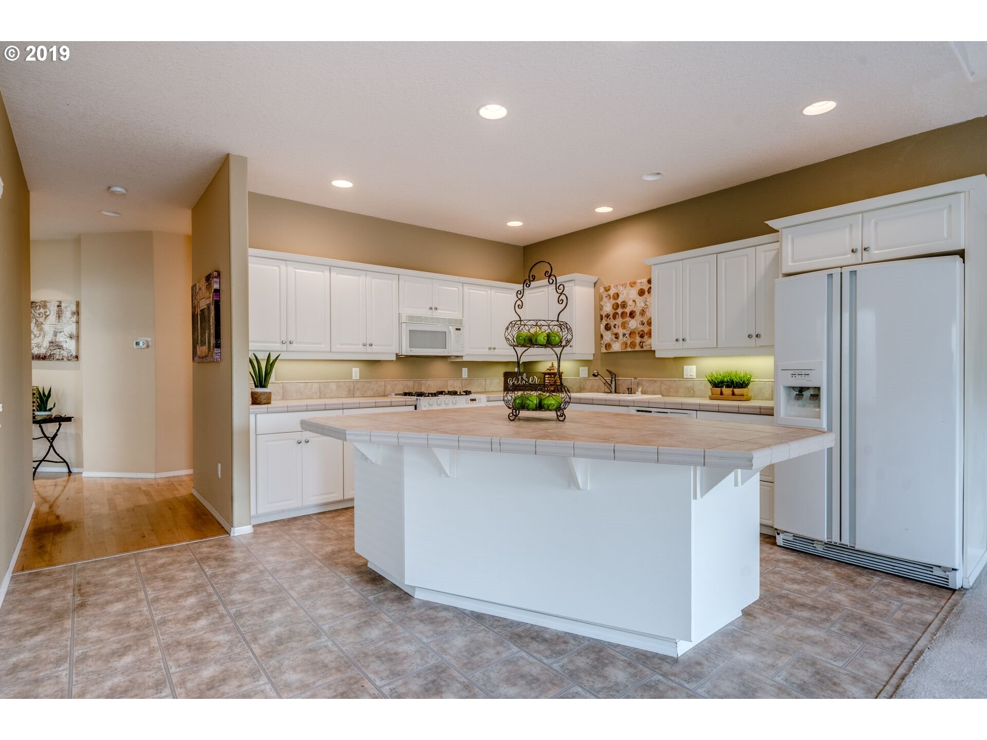 14720 Southwest Grebe Lane Beaverton, OR 97007 - Photo 5 of 31 Kitchen