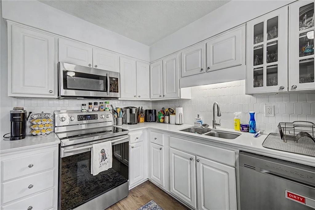 2911 Ironwood Road Southeast Marietta, GA 30067 - Photo 6 of 32