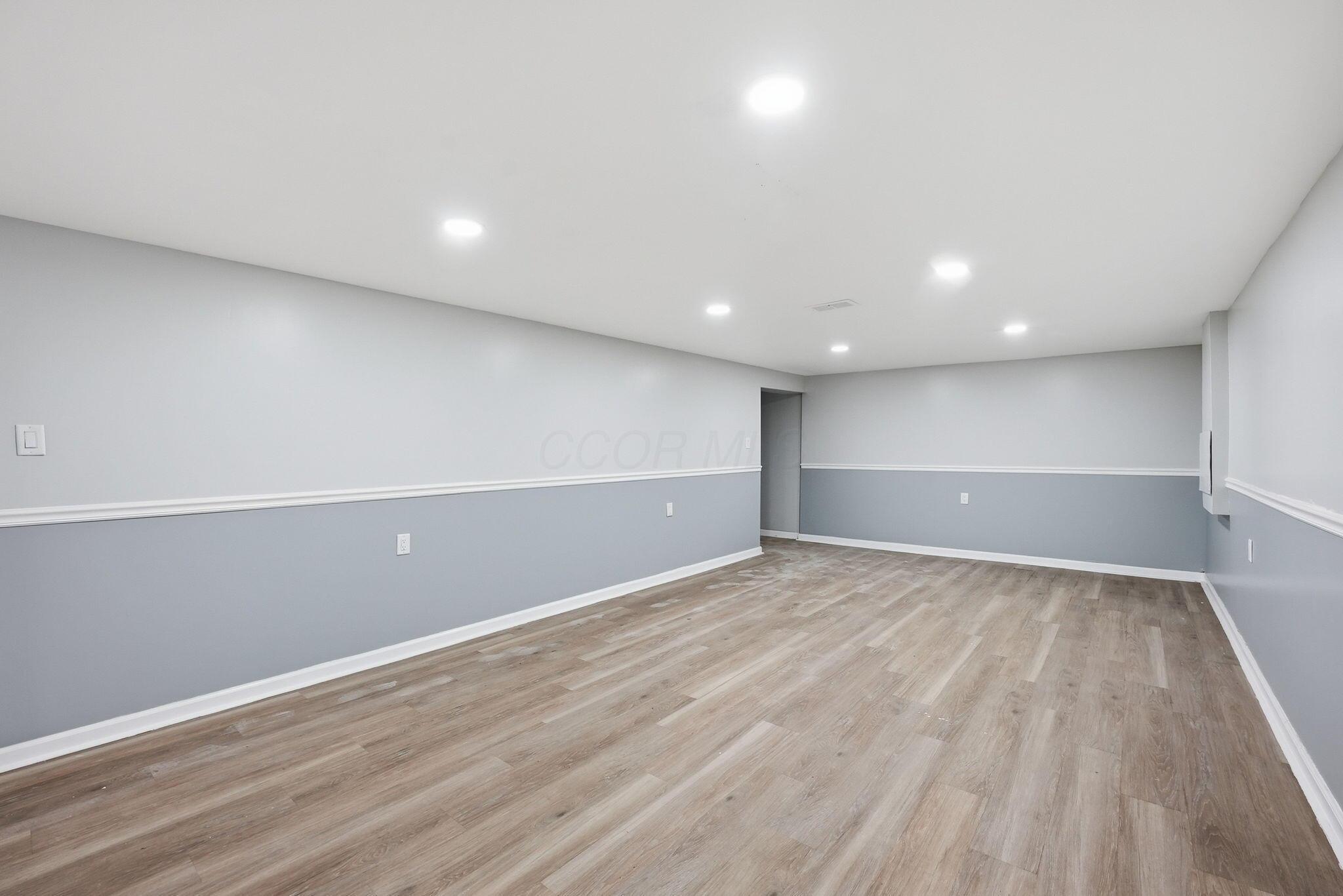 6034 Karl Road Columbus, OH 43229 - Photo 38 of 49