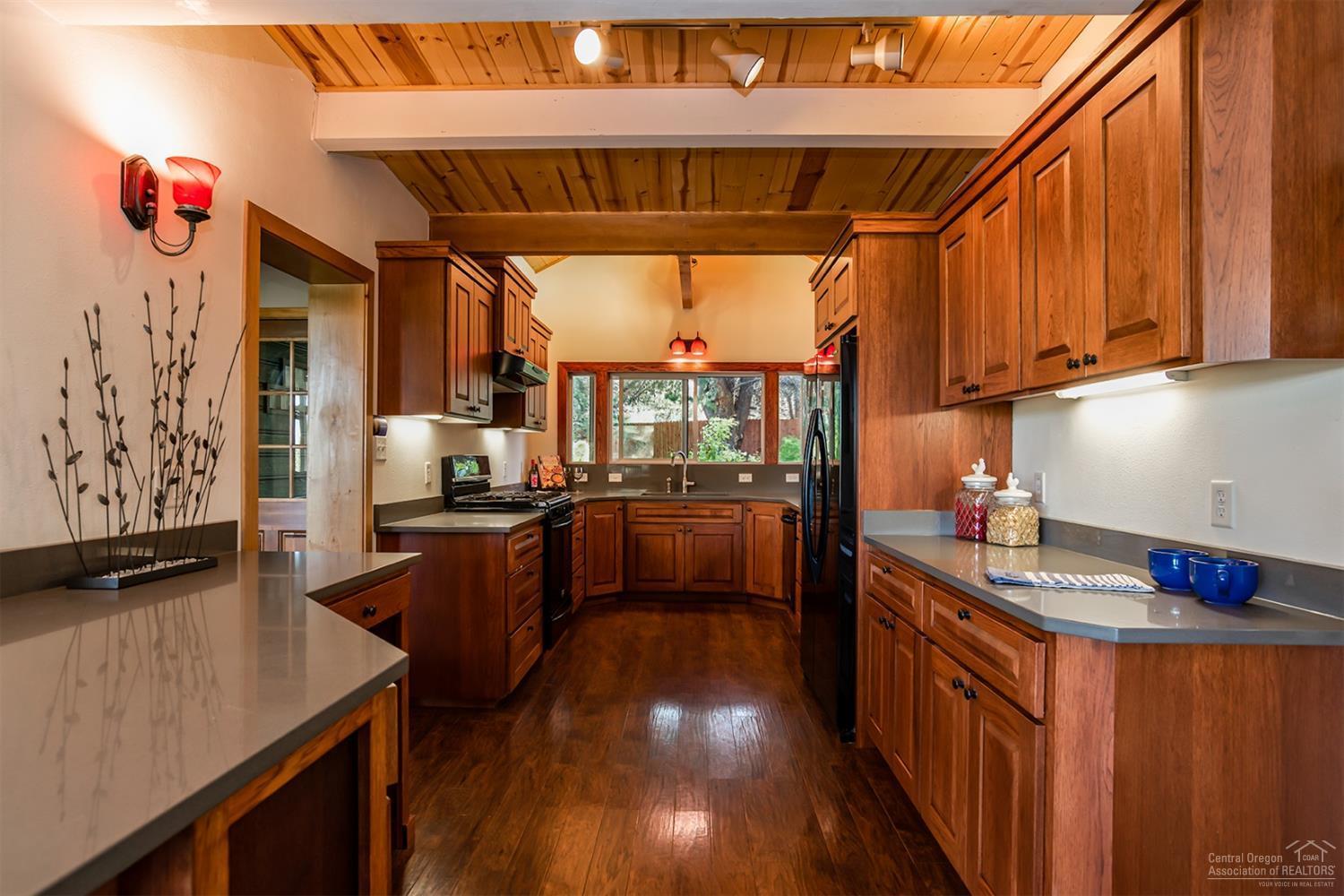63080 Dickey Road Bend, OR 97701 - Photo 3 of 25 Additional Photo