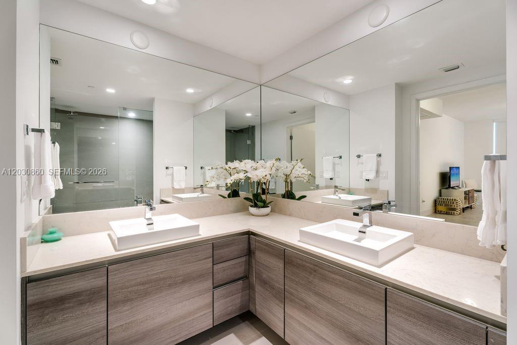 1080 Brickell Avenue, Unit 3602 Miami, FL 33131 - Photo 11 of 18