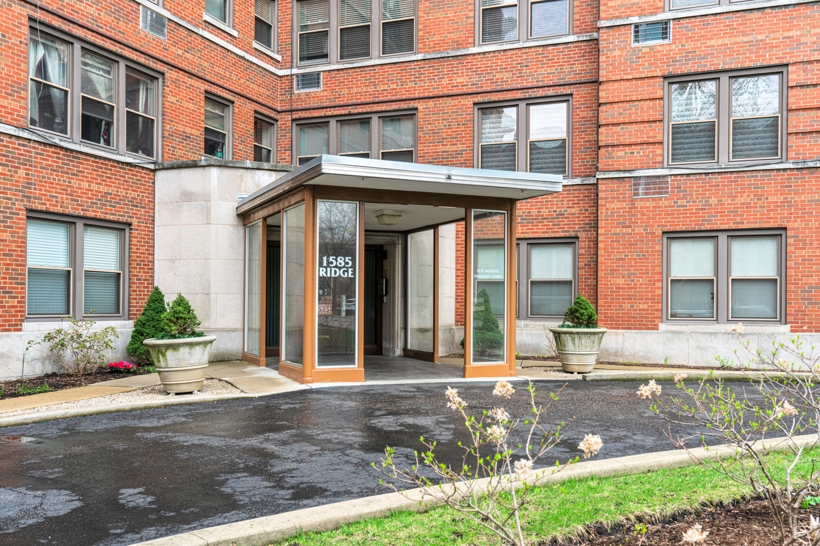1585 Ridge Avenue, Unit 601 Evanston, IL 60201 - Photo 1 of 15 Gallery Image 1