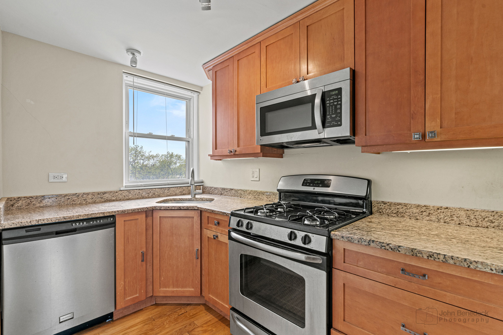 1585 Ridge Avenue, Unit 601 Evanston, IL 60201 - Photo 6 of 15 Gallery Image 6