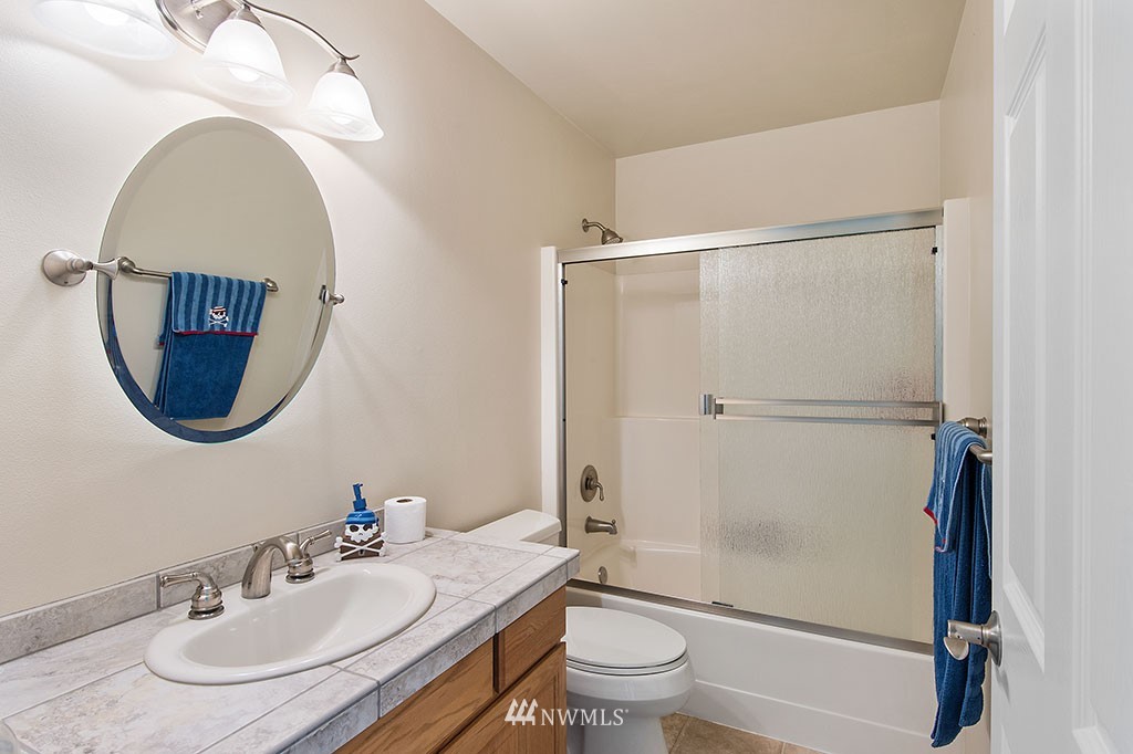4868 East Collins Road Port Orchard, WA 98366 - Photo 13 of 25 Gallery Image 13