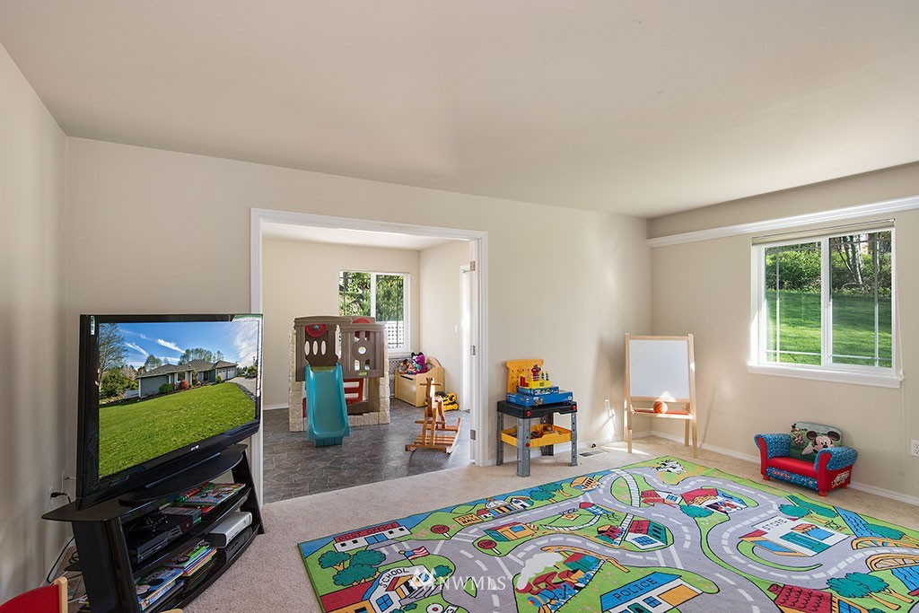 4868 East Collins Road Port Orchard, WA 98366 - Photo 15 of 25 Gallery Image 15