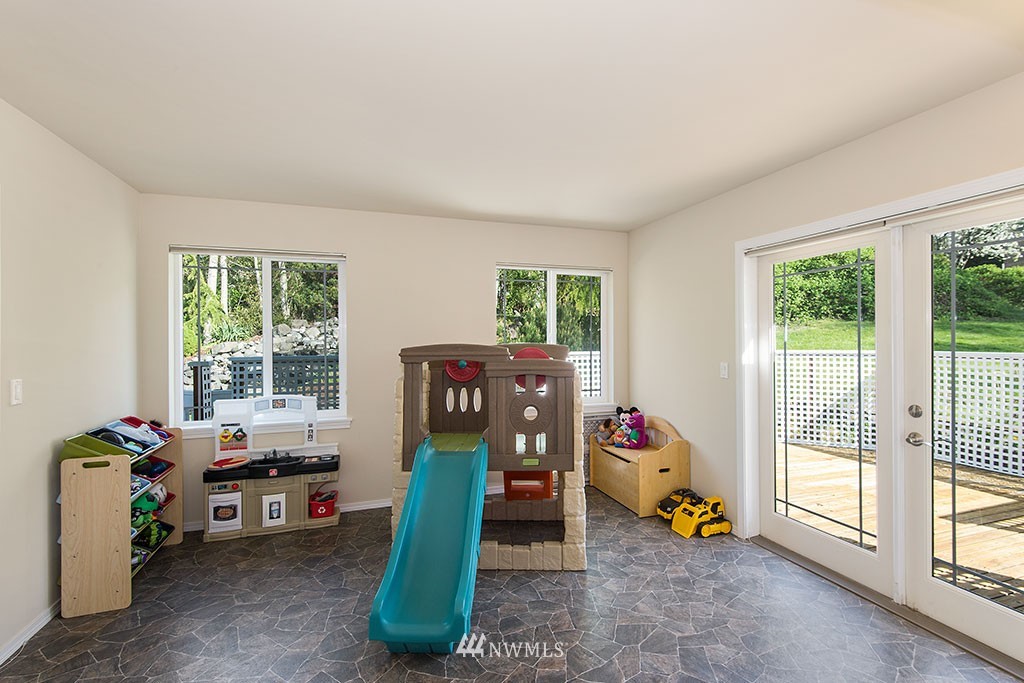 4868 East Collins Road Port Orchard, WA 98366 - Photo 16 of 25 Gallery Image 16