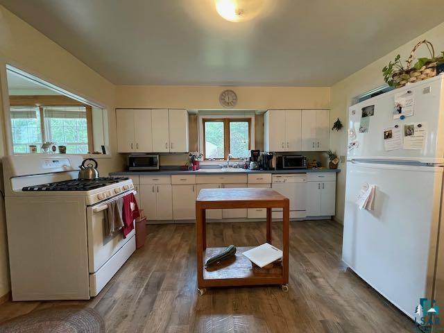 65073 Charles Johnson Road Ashland, WI 54806 - Photo 11 of 27 Kitchen