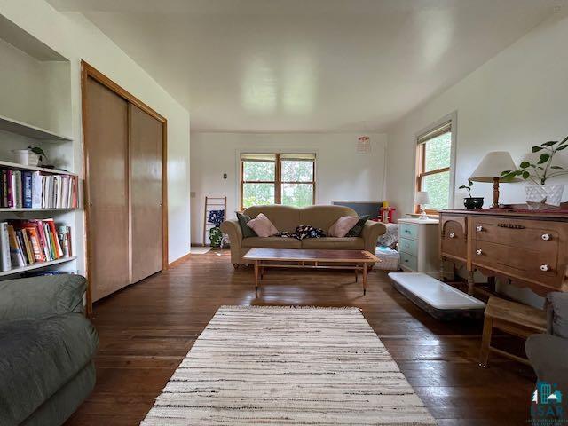 65073 Charles Johnson Road Ashland, WI 54806 - Photo 15 of 27 Living Room