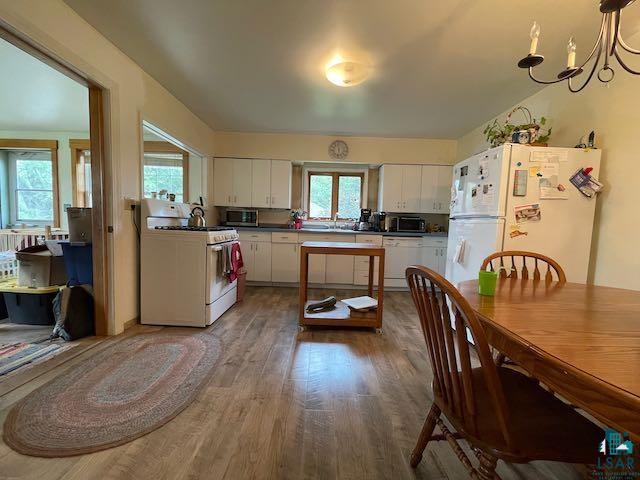65073 Charles Johnson Road Ashland, WI 54806 - Photo 10 of 27 Kitchen & Dining
