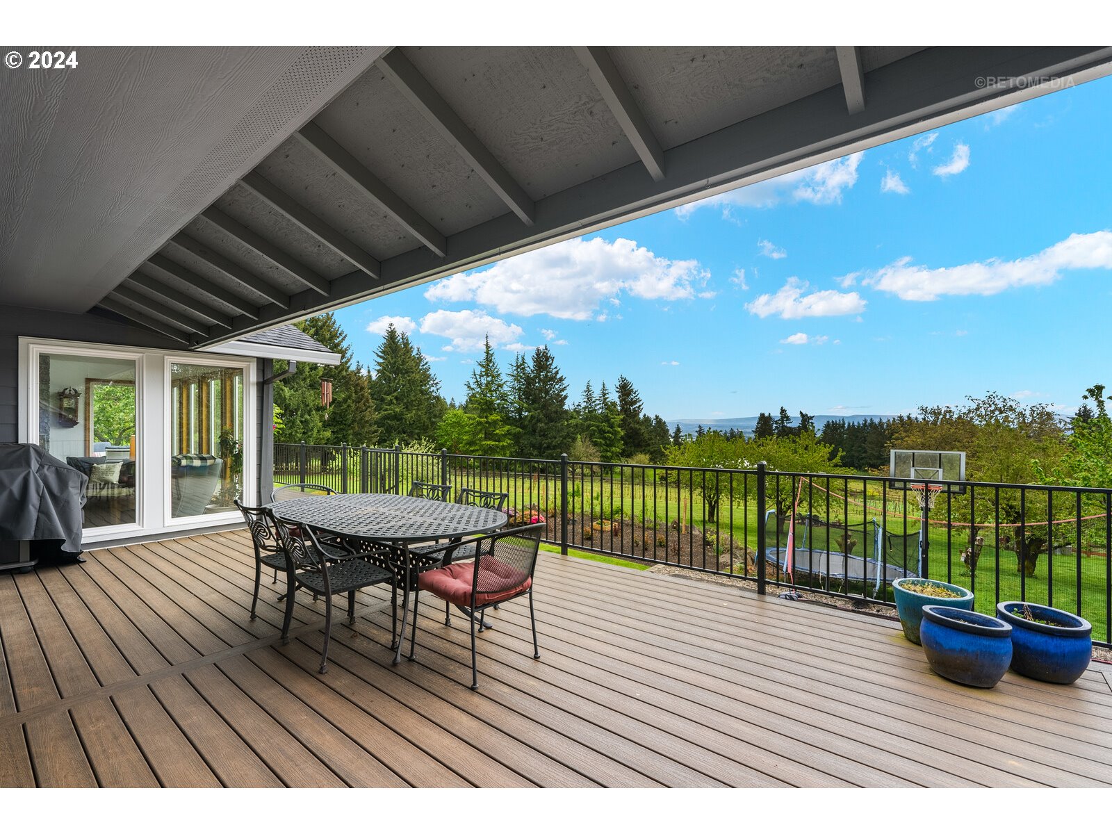 27025 Southwest Ladd Hill Road Sherwood, OR 97140 - Photo 12 of 48 Gallery Image 12