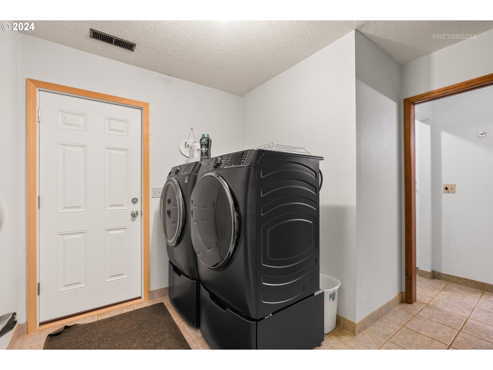 27025 Southwest Ladd Hill Road Sherwood, OR 97140 - Photo 27 of 48 Gallery Image 27