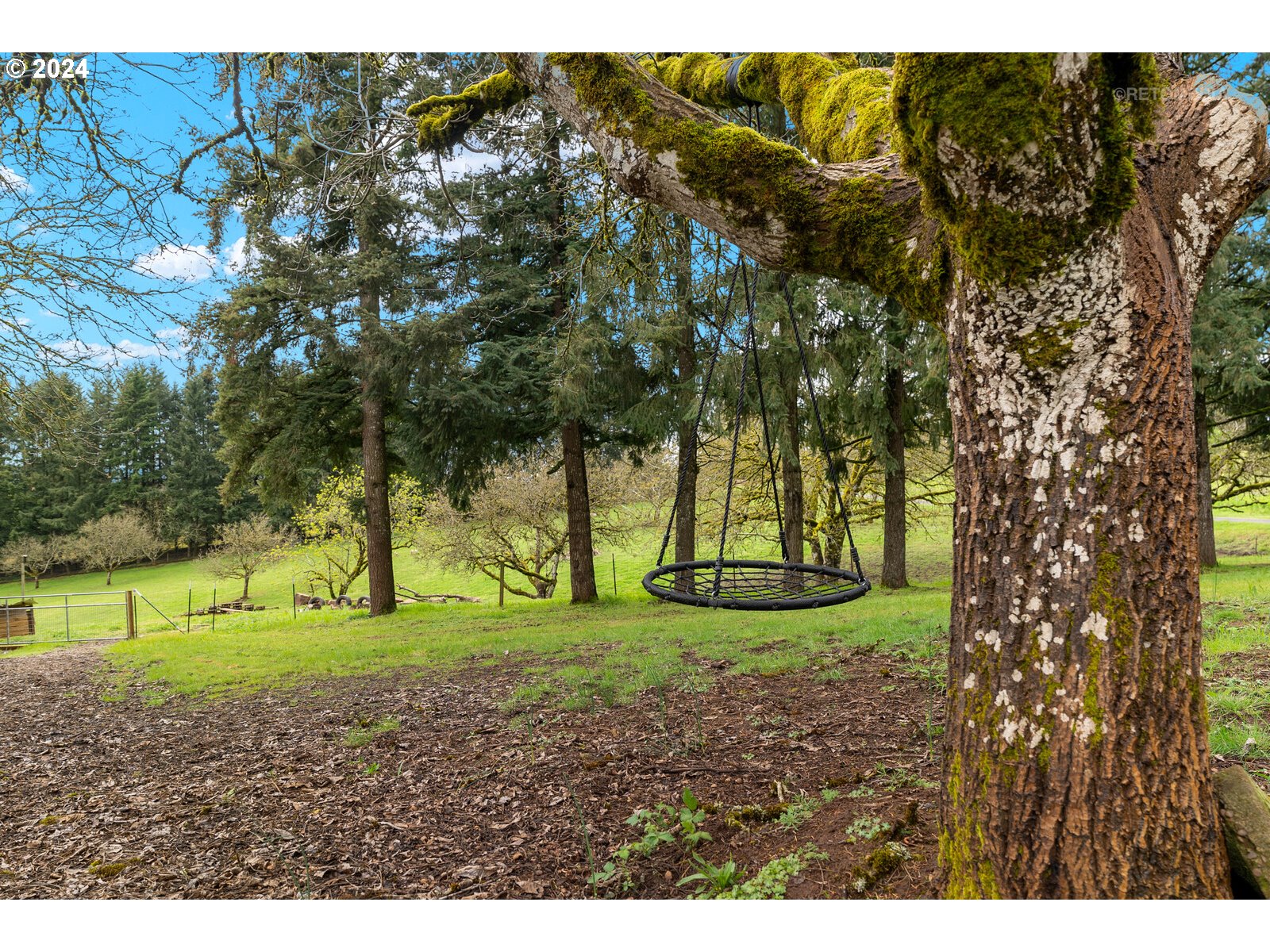 27025 Southwest Ladd Hill Road Sherwood, OR 97140 - Photo 34 of 48 Gallery Image 34