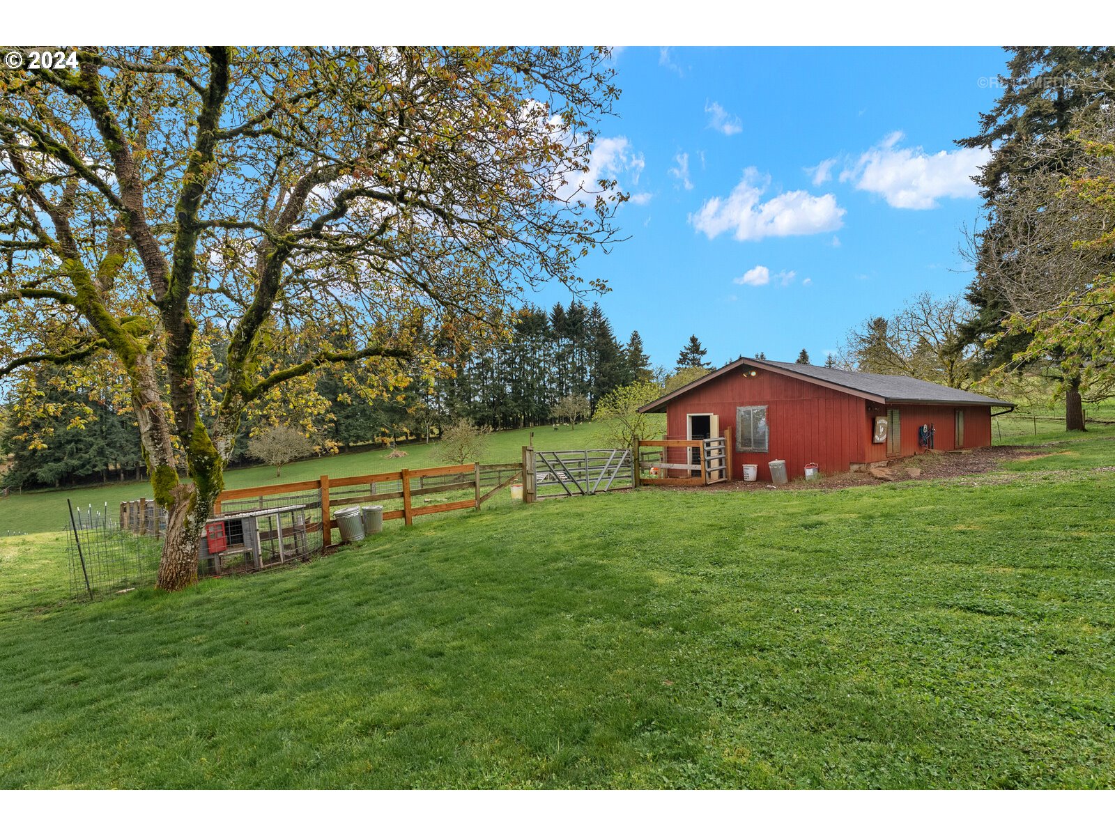 27025 Southwest Ladd Hill Road Sherwood, OR 97140 - Photo 36 of 48 Gallery Image 36
