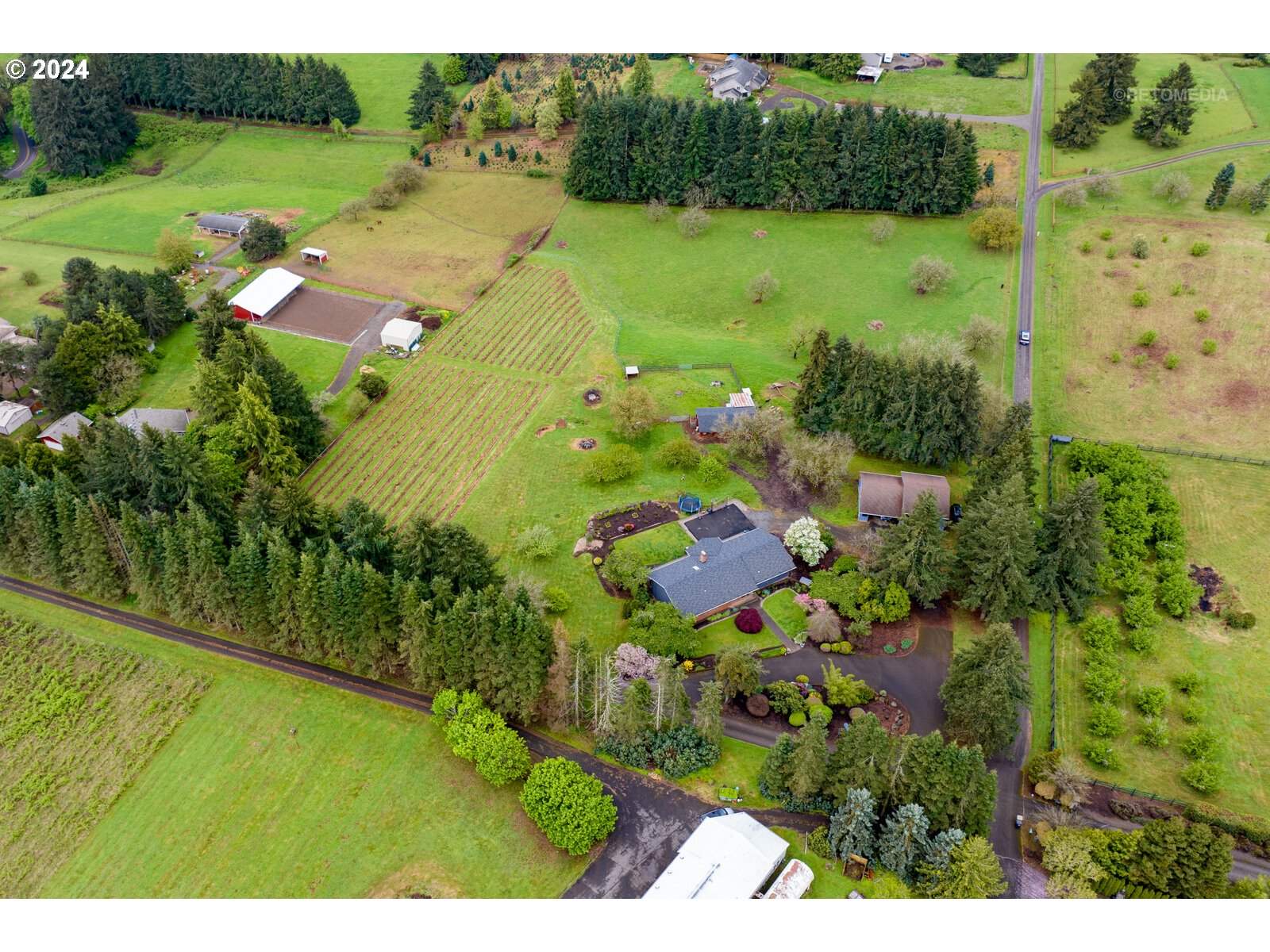 27025 Southwest Ladd Hill Road Sherwood, OR 97140 - Photo 44 of 48 Gallery Image 44