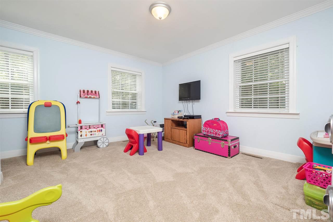 6802 Phillips Court Raleigh, NC 27607 - Photo 20 of 24