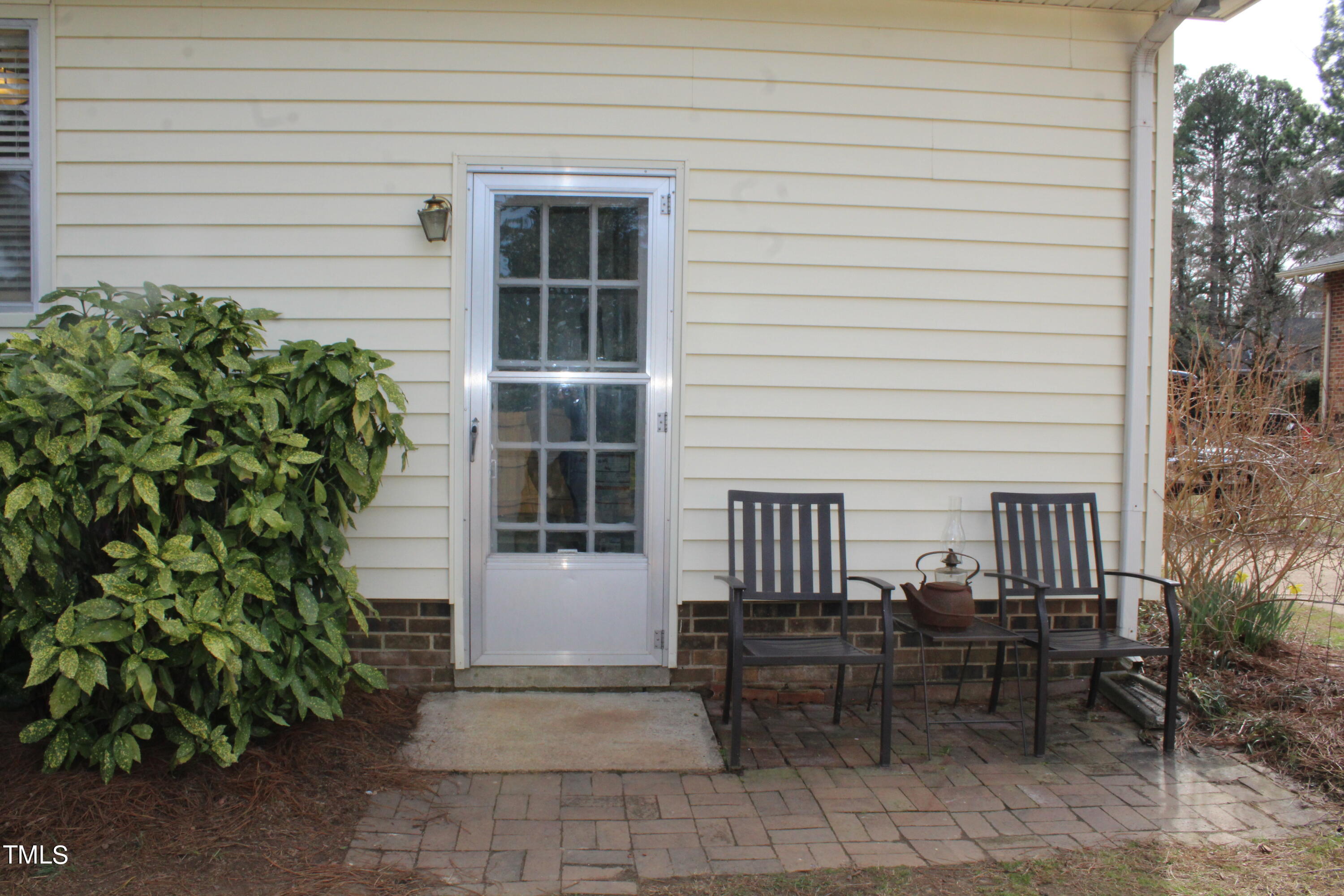 3508 Morningside Drive Raleigh, NC 27607 - Photo 14 of 58 a view of a house with backyard and sitting area