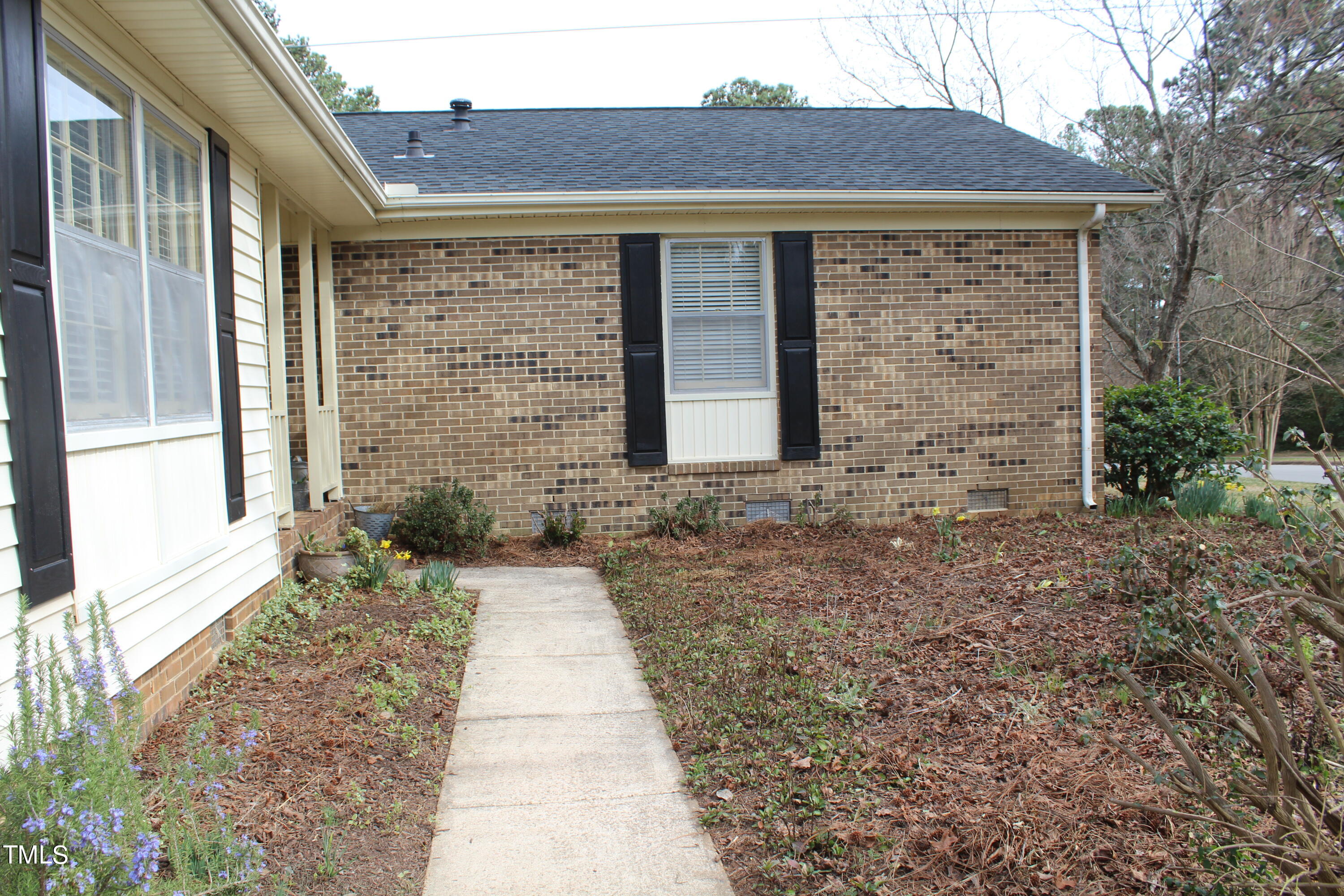 3508 Morningside Drive Raleigh, NC 27607 - Photo 4 of 58 IMG_9528