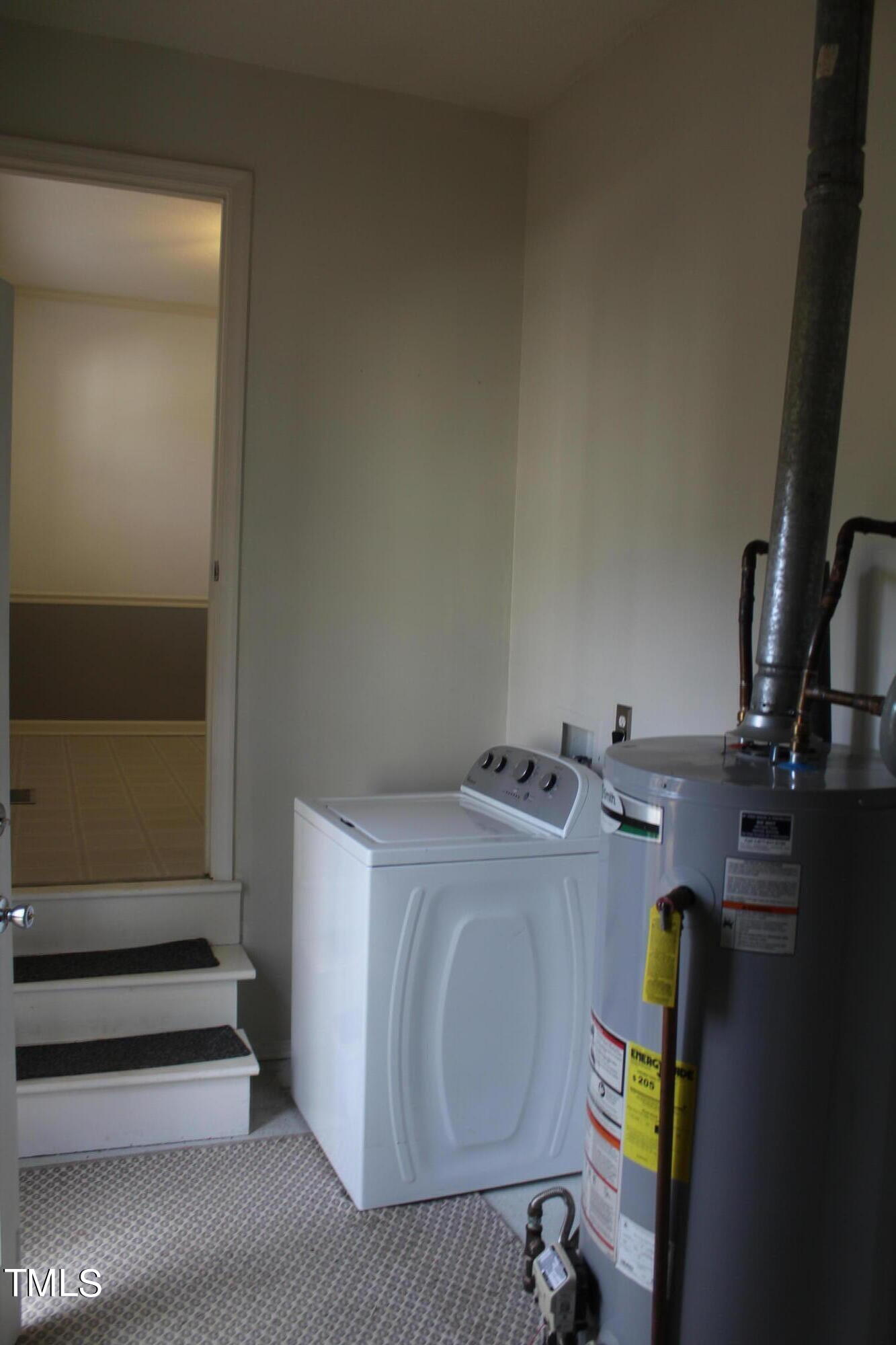 3508 Morningside Drive Raleigh, NC 27607 - Photo 53 of 58 a utility room with dryer and washer