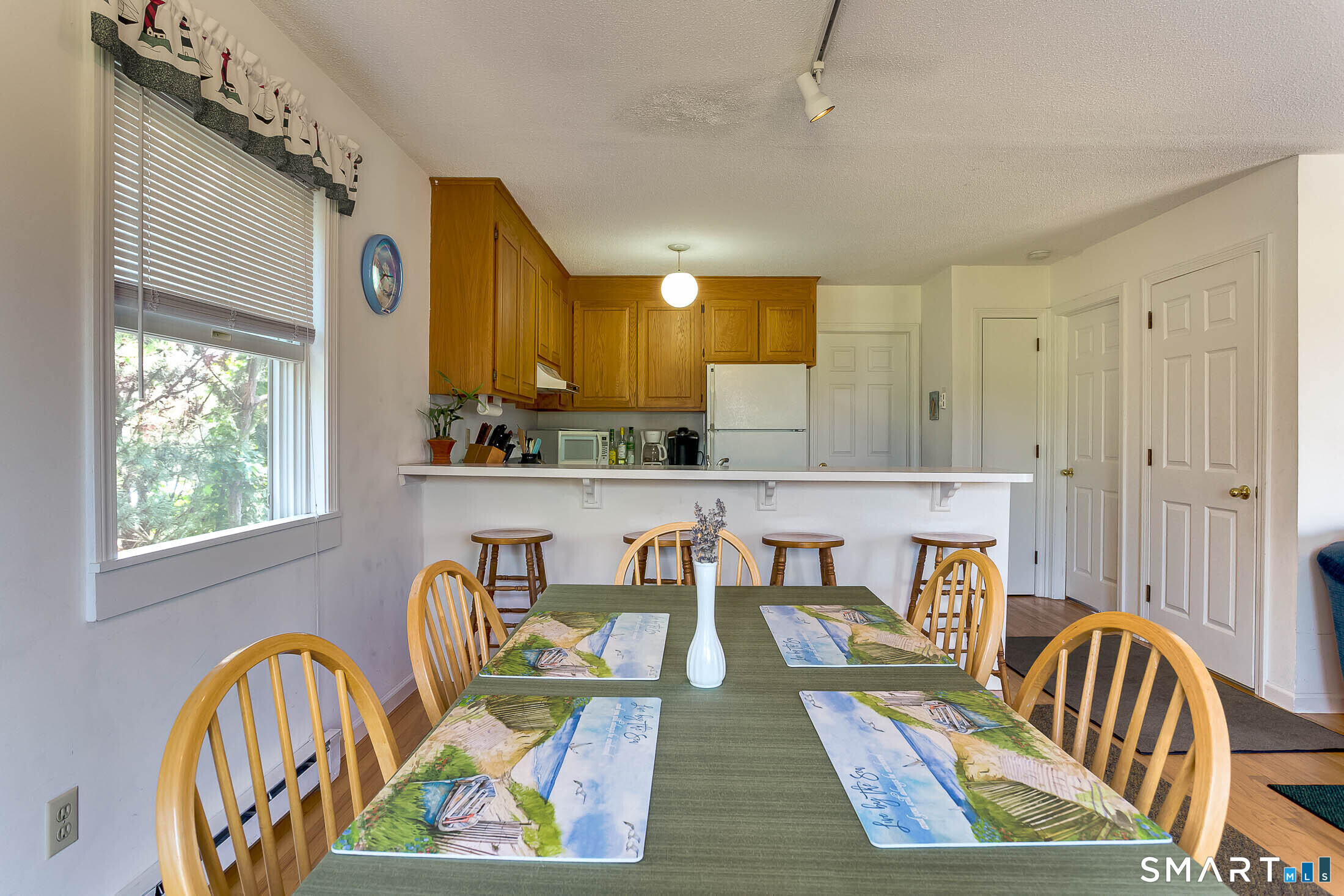 18 Atlantic Avenue Groton, CT 06340 - Photo 7 of 33