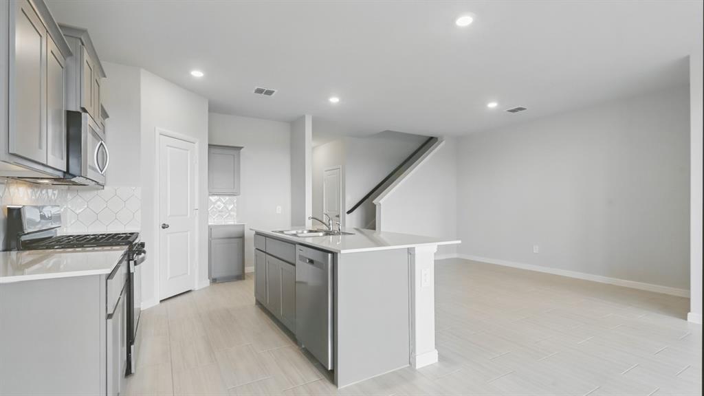 1234 Rockwater Drive Decatur, TX 76234 - Photo 4 of 40