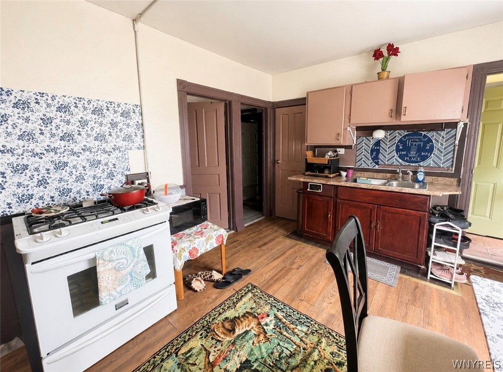 163 16th Street Buffalo, NY 14213 - Photo 9 of 27