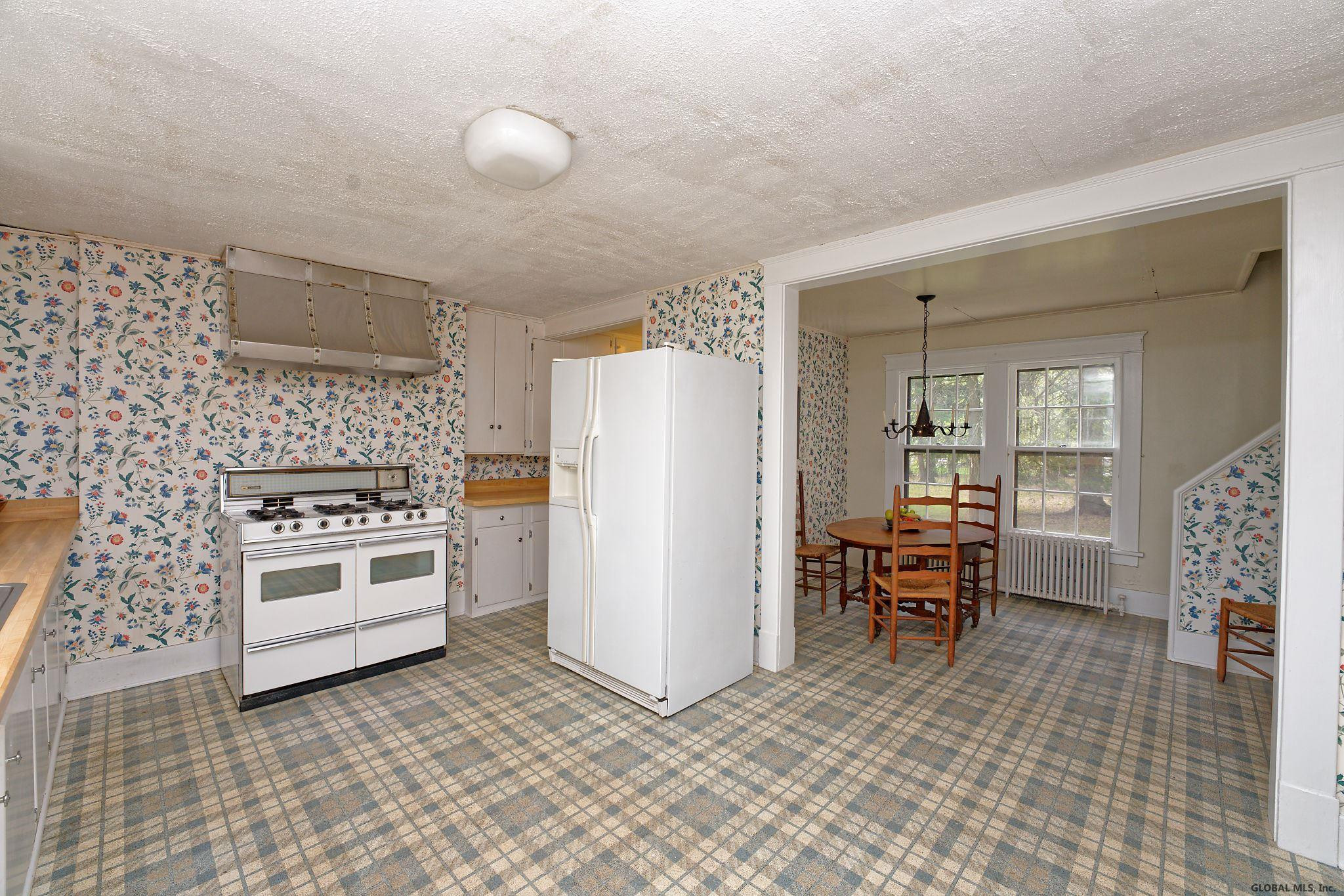 407 Loudon Road Colonie, NY 12211 - Photo 22 of 98 Photo 22