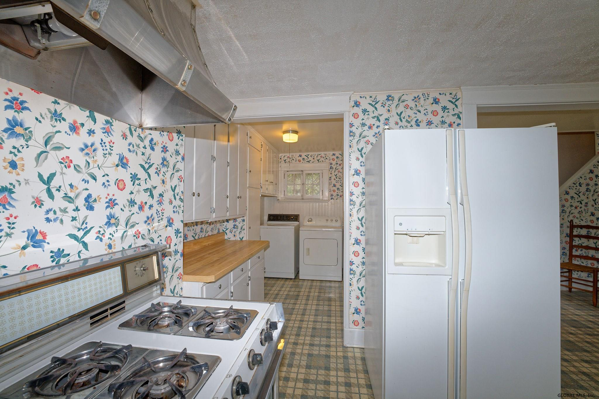 407 Loudon Road Colonie, NY 12211 - Photo 23 of 98 Photo 23