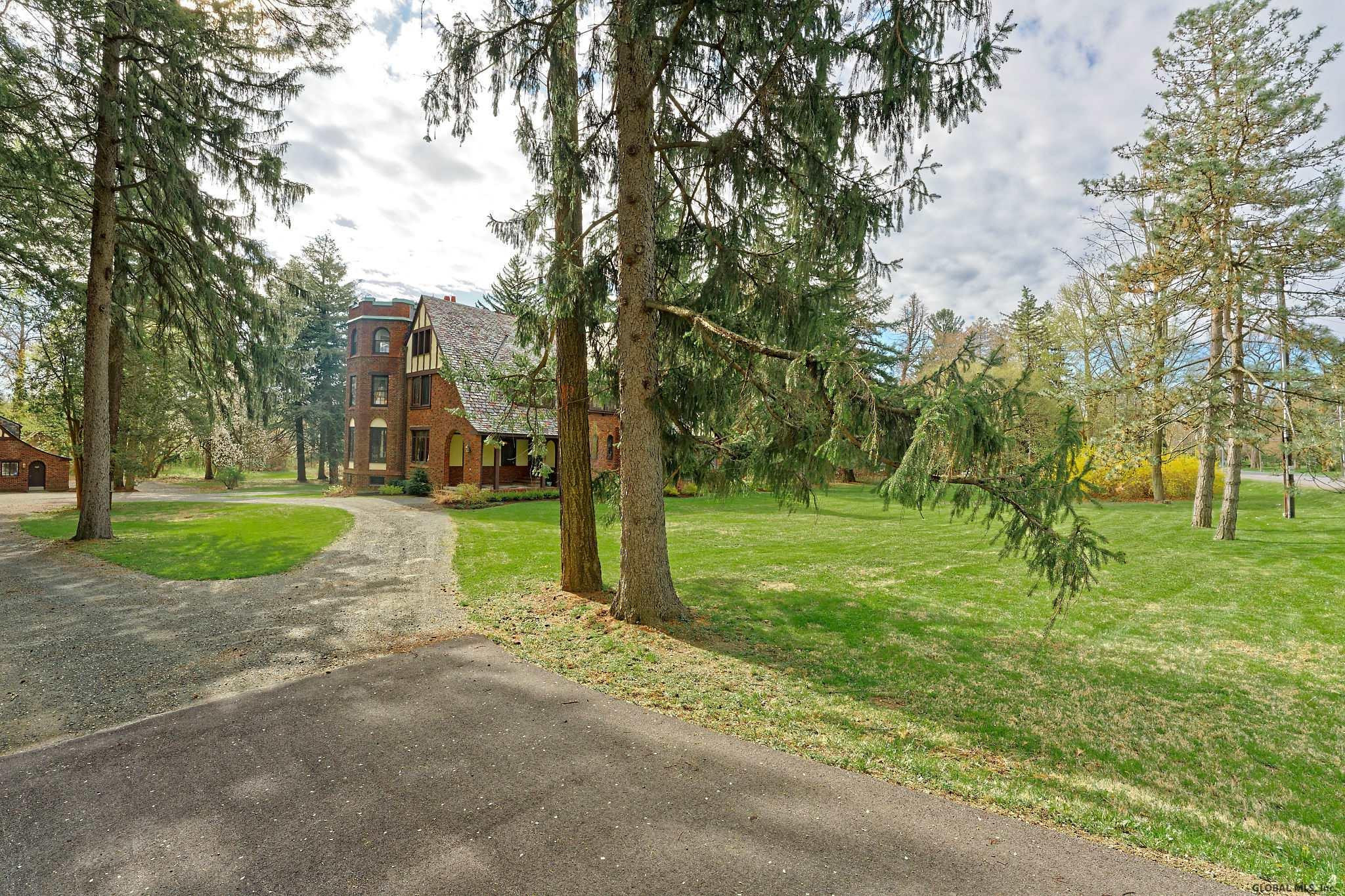 407 Loudon Road Colonie, NY 12211 - Photo 5 of 98 Photo 5