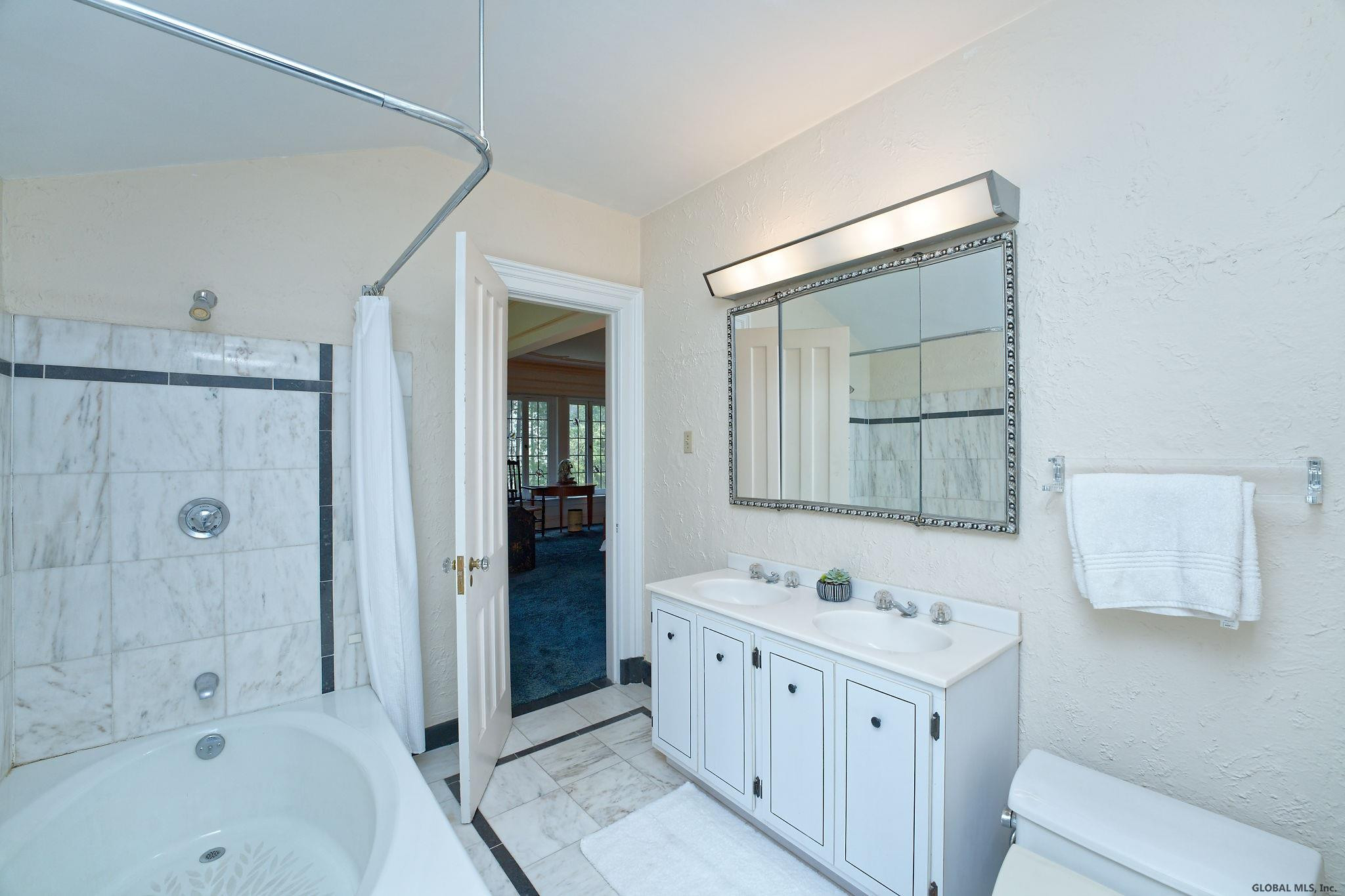 407 Loudon Road Colonie, NY 12211 - Photo 54 of 98 Photo 54