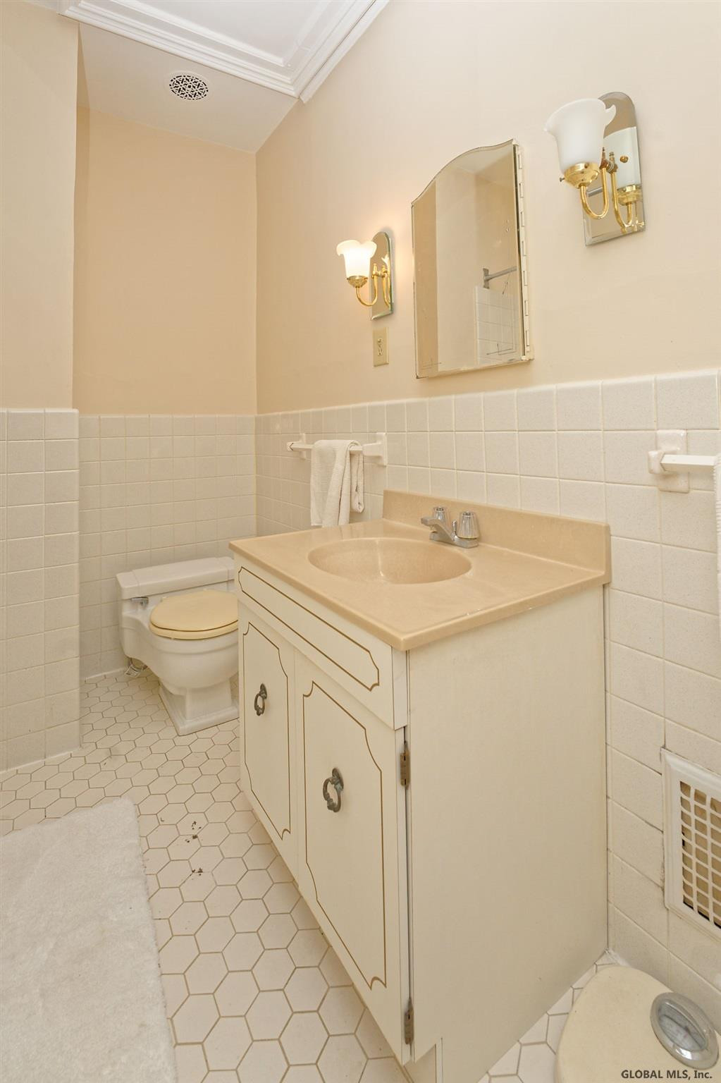 407 Loudon Road Colonie, NY 12211 - Photo 60 of 98 Photo 60