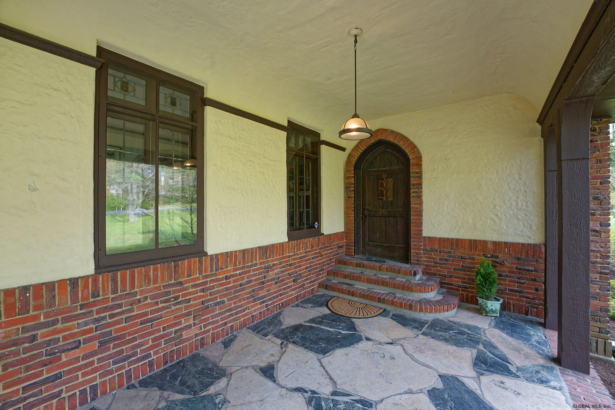 407 Loudon Road Colonie, NY 12211 - Photo 9 of 98 Photo 9
