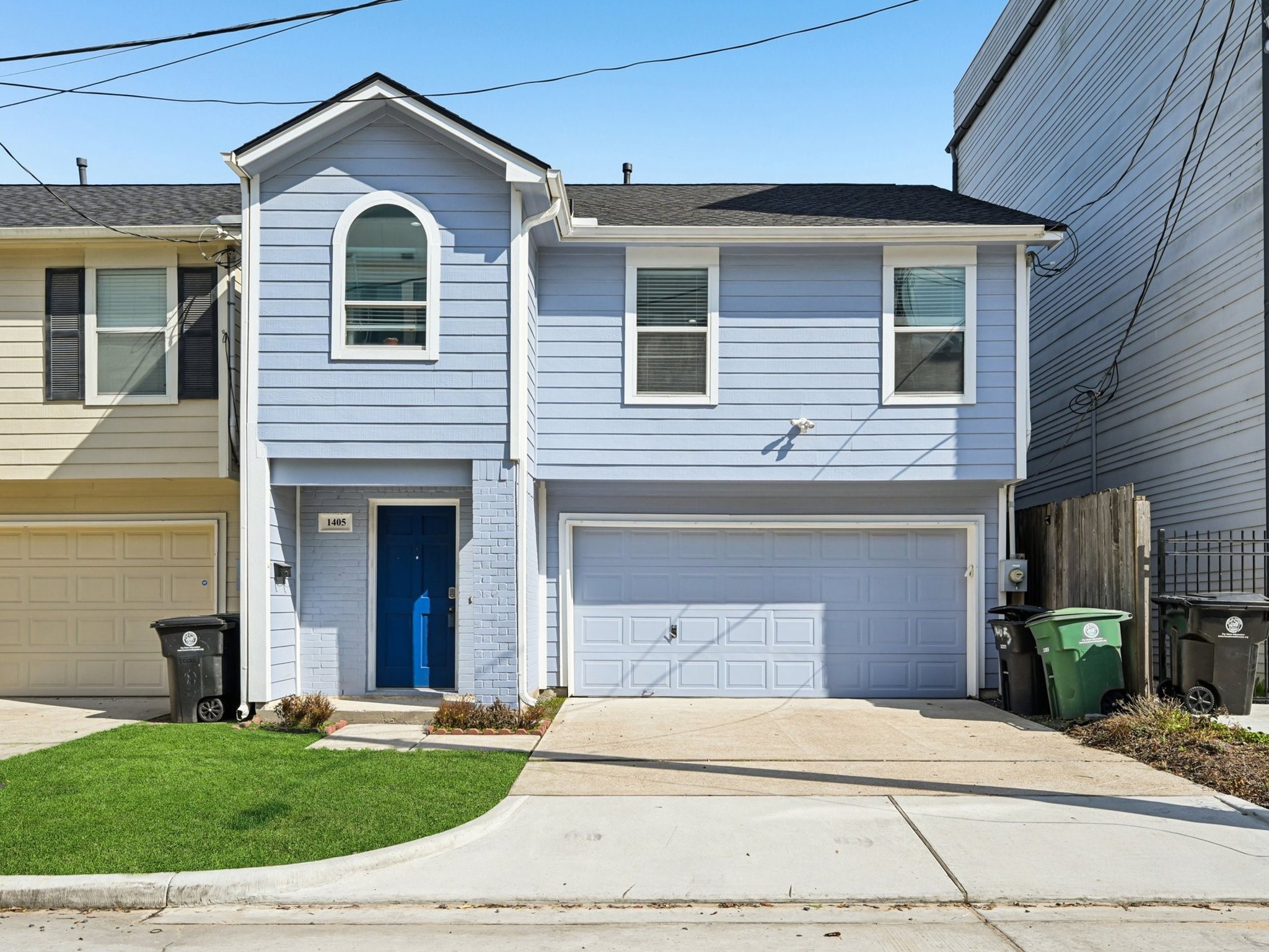 1405 Bailey Street Houston, TX 77019 - Photo 3 of 26 You'll love the blue door that is so inviting.