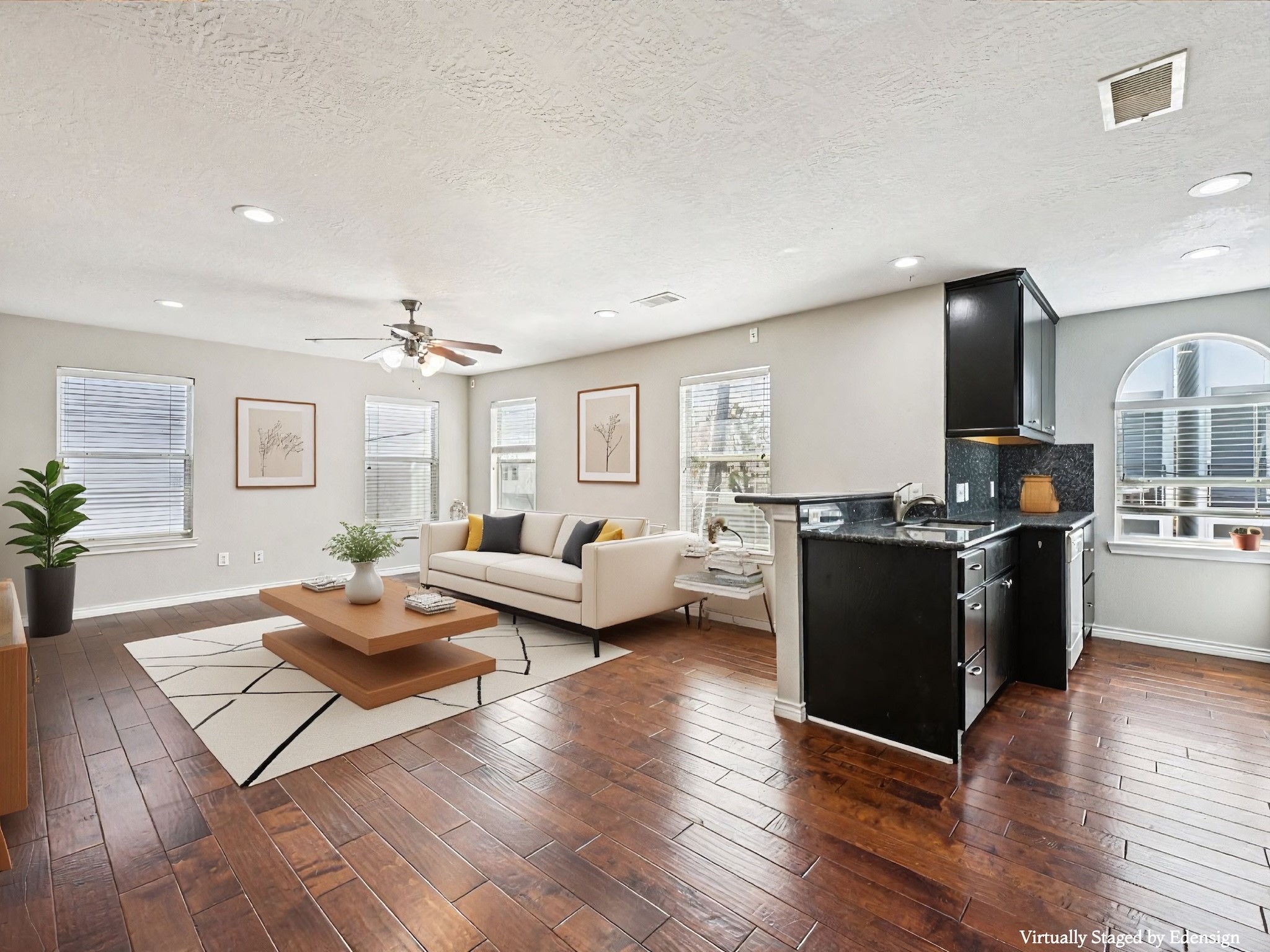 1405 Bailey Street Houston, TX 77019 - Photo 9 of 26 This open layout is great for entertaining.