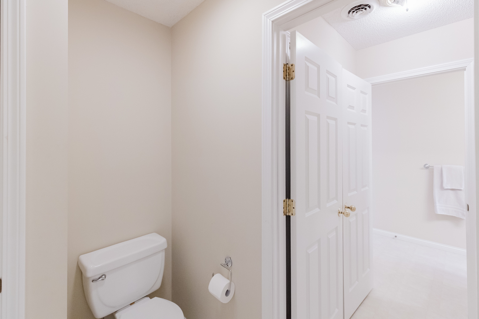 4996 Andrew Road Marion, IL 62959 - Photo 45 of 85 a white toilet sitting next to a shower