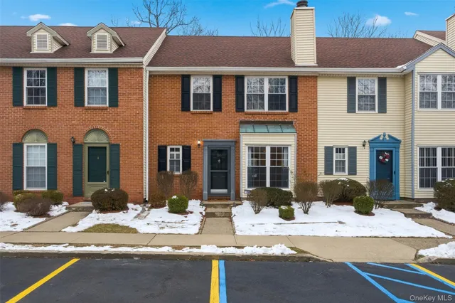 $329,000 | 20 Yorkshire Terrace, Washingtonville, NY 10992