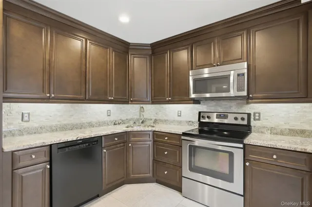 $329,000 | 20 Yorkshire Terrace, Washingtonville, NY 10992