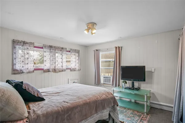 $325,000 | 1010 Warwick Avenue, Warwick, RI 02888