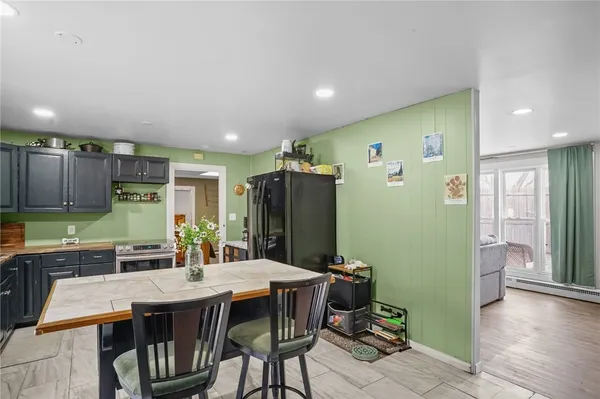 $325,000 | 1010 Warwick Avenue, Warwick, RI 02888