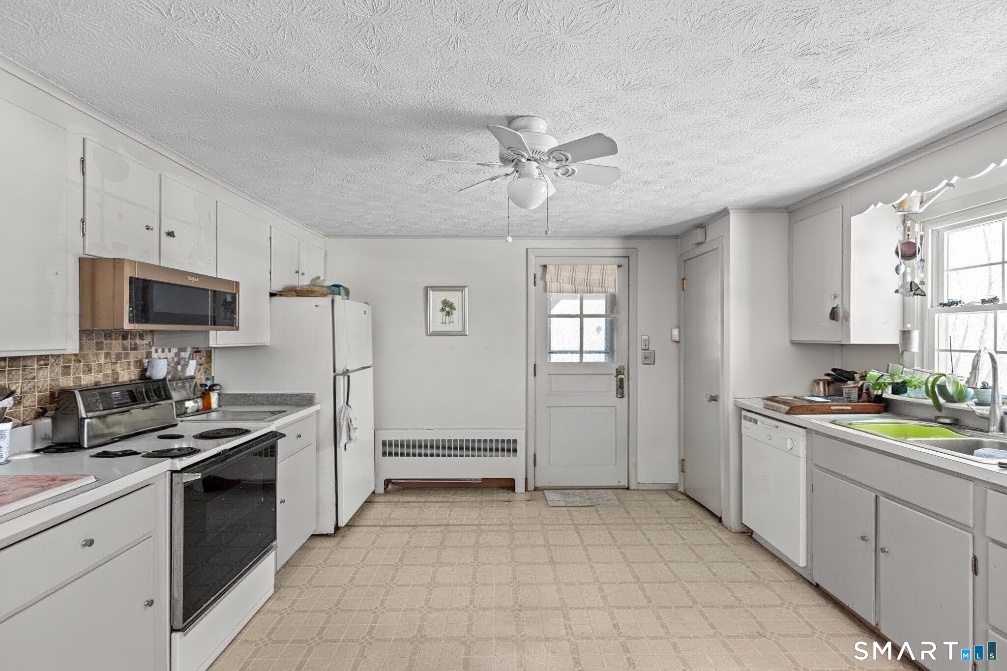 135 Adelaide Street Danielson, CT 06239 - Photo 6 of 37