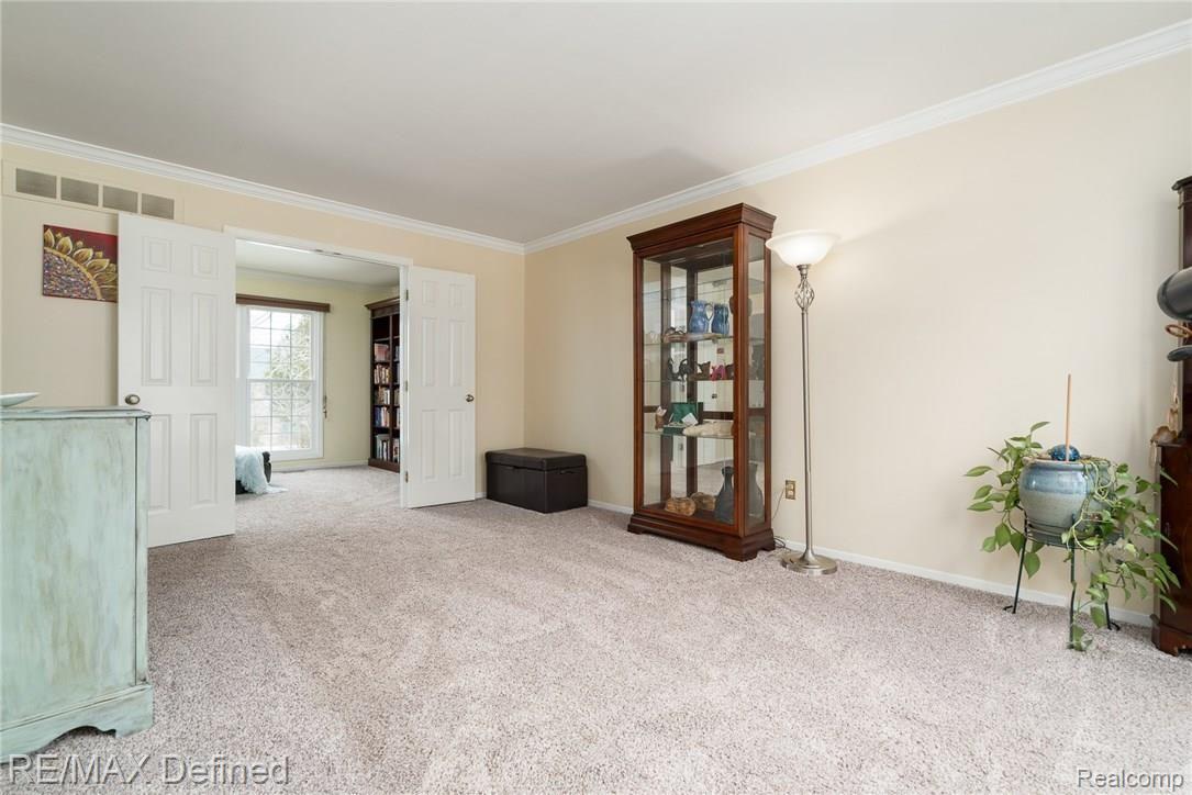 1282 Sandy Ridge Drive Rochester, MI 48306 - Photo 6 of 39 1282-Sandy-Ridge-06.jpg