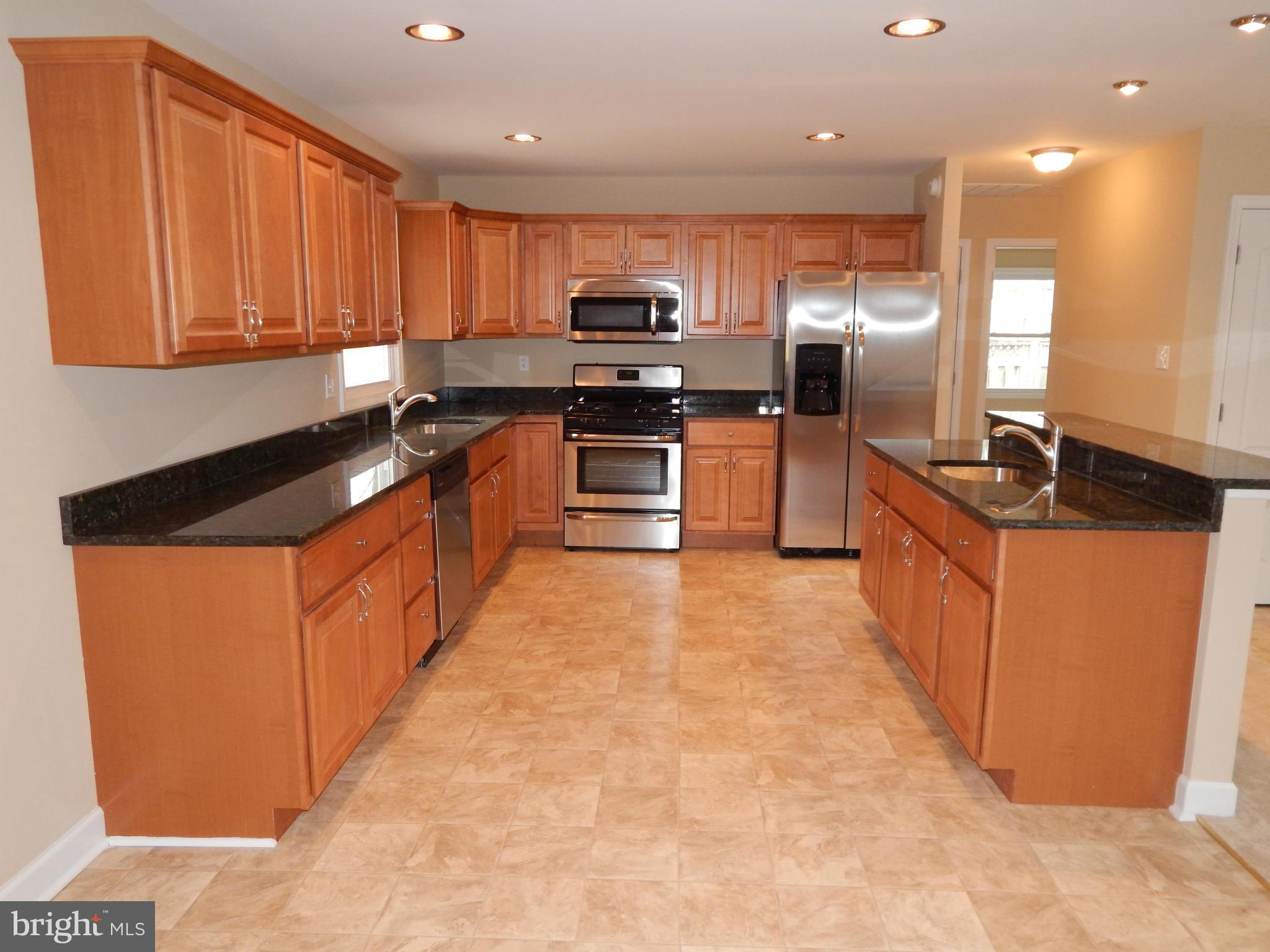 222 Compton Road Waldorf, MD 20602 - Photo 3 of 23 Gourmet Kitchen