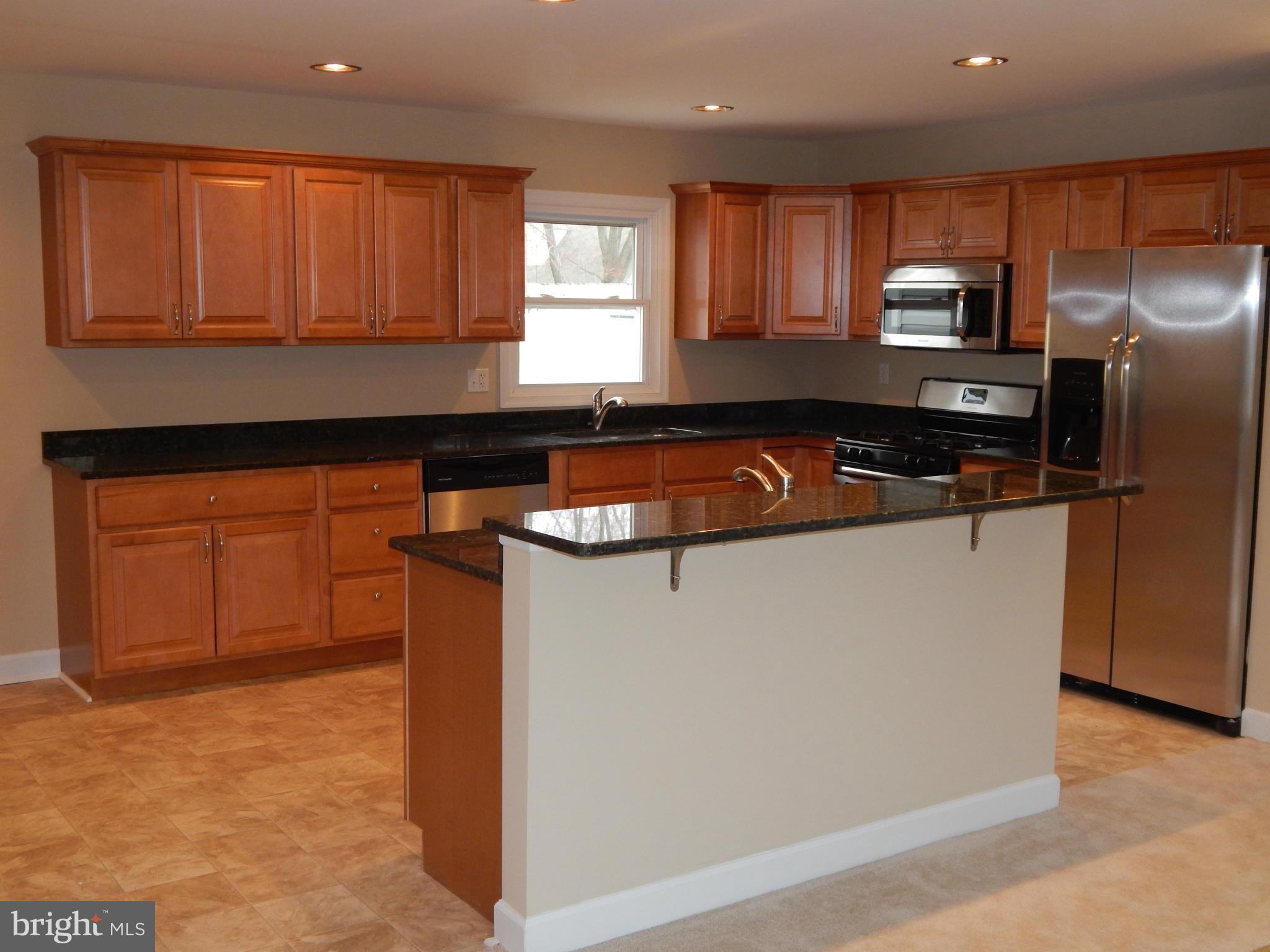 222 Compton Road Waldorf, MD 20602 - Photo 4 of 23 Gourmet Kitchen