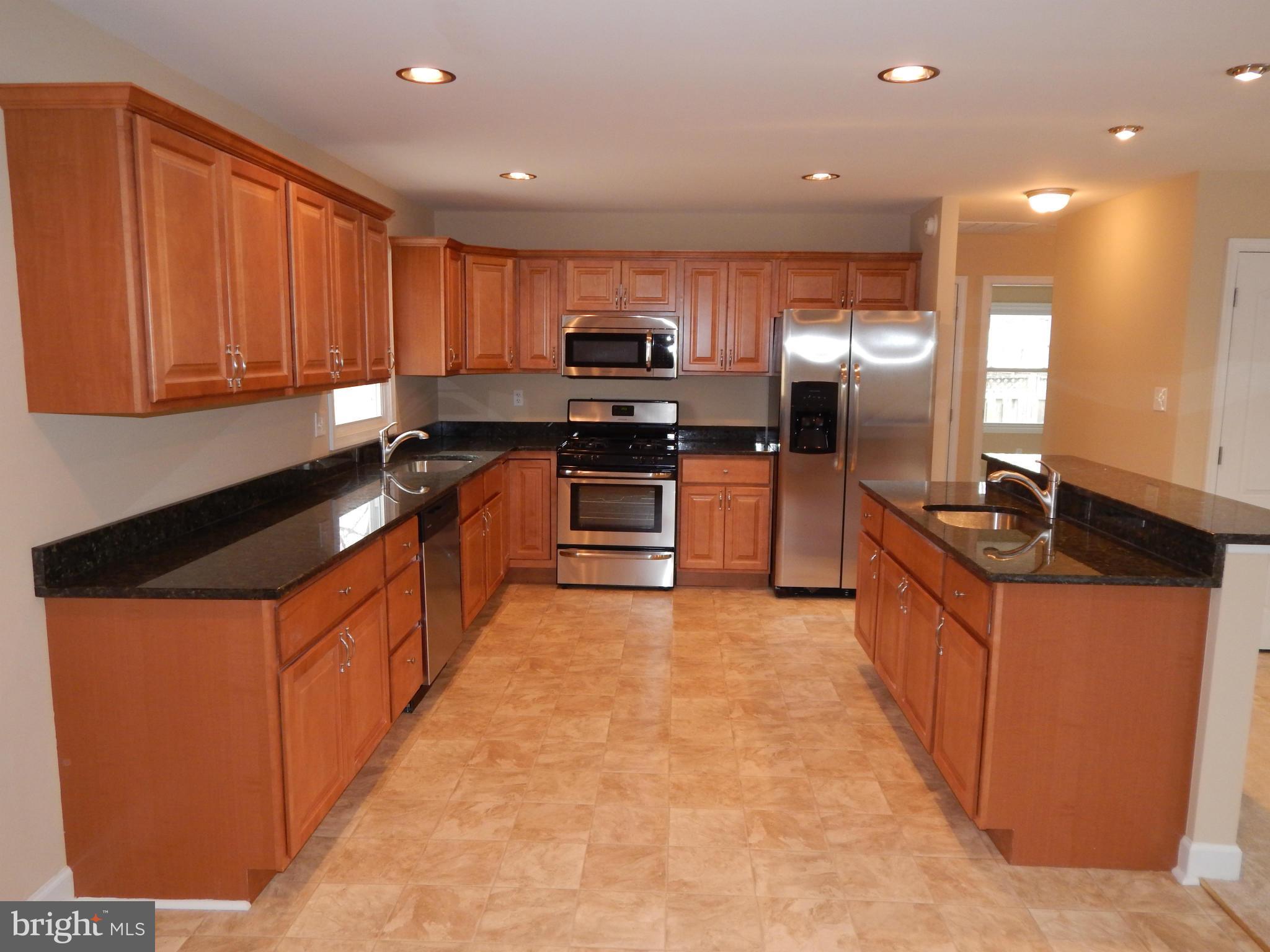 222 Compton Road Waldorf, MD 20602 - Photo 6 of 23 Gourmet Kitchen