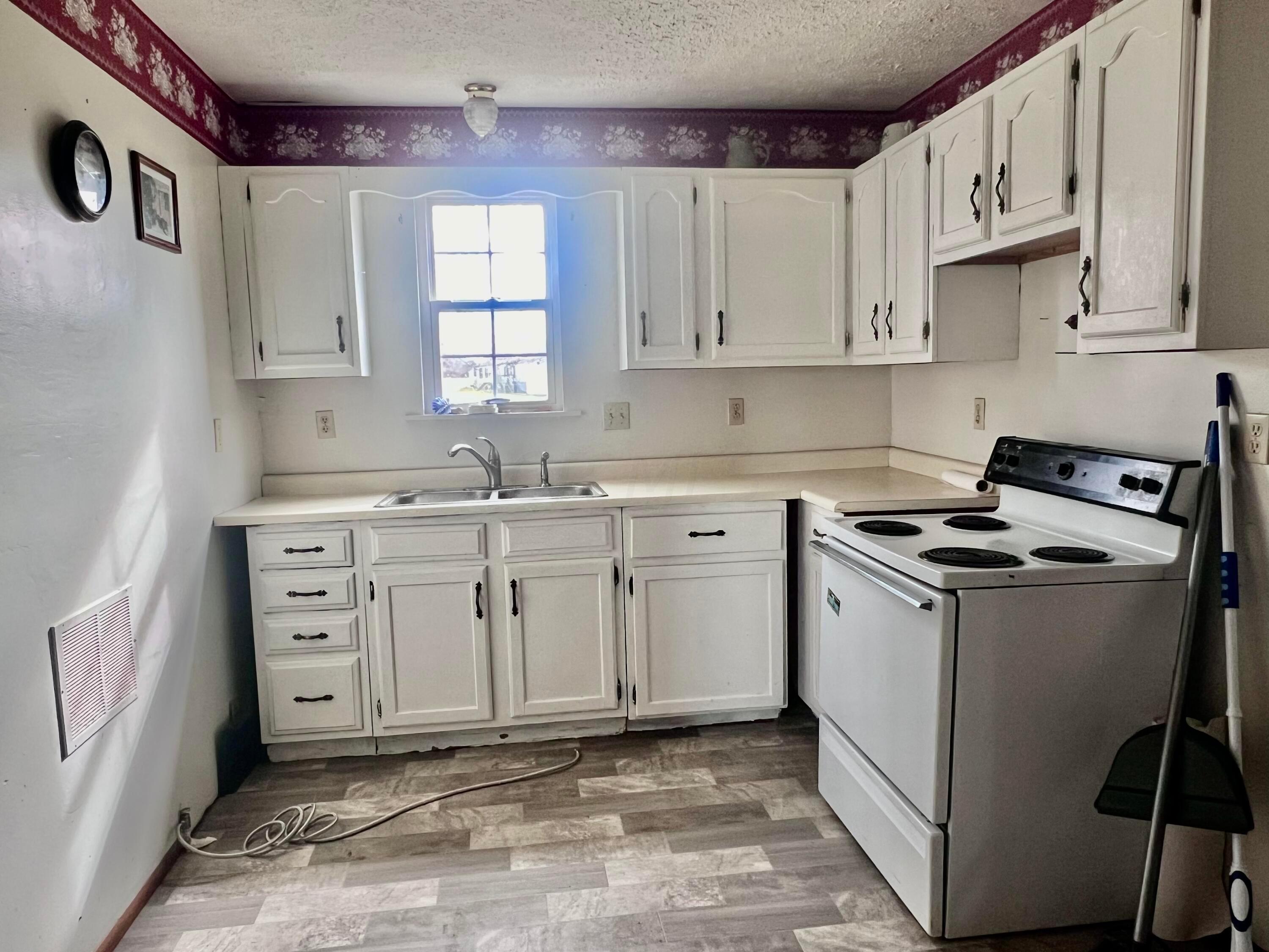 10736 Hayesville Road Kingston, OH 45644 - Photo 5 of 16 4BDF8BBE-65F9-4397-A7D7-5E2F434C0BD4