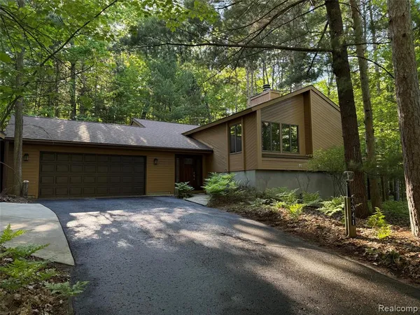 $487,000 | 4341 Maplewood Lane, Traverse City, MI 49686