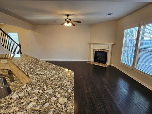 $2,400 | 6185 Crested Moss Drive, Alpharetta, GA 30004