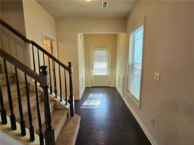 $2,400 | 6185 Crested Moss Drive, Alpharetta, GA 30004