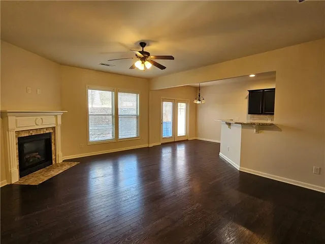 $2,400 | 6185 Crested Moss Drive, Alpharetta, GA 30004