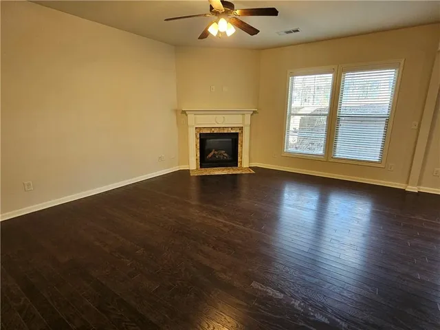 $2,400 | 6185 Crested Moss Drive, Alpharetta, GA 30004